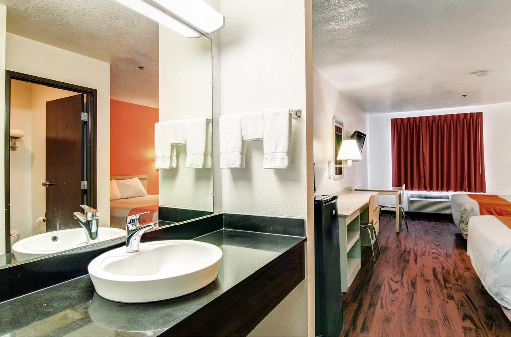 Motel 6-Columbia, Mo - East Bagian luar foto