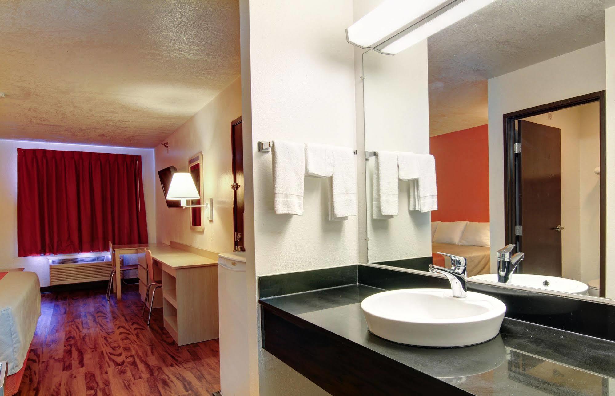 Motel 6-Columbia, Mo - East Bagian luar foto